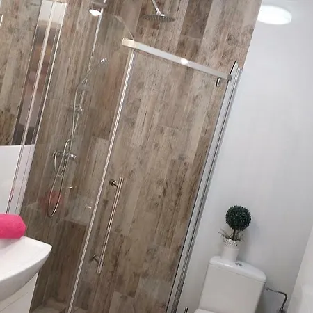 Black House Apartment *