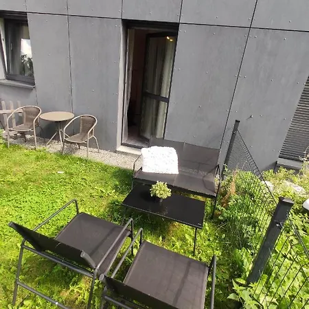 Black House Apartment